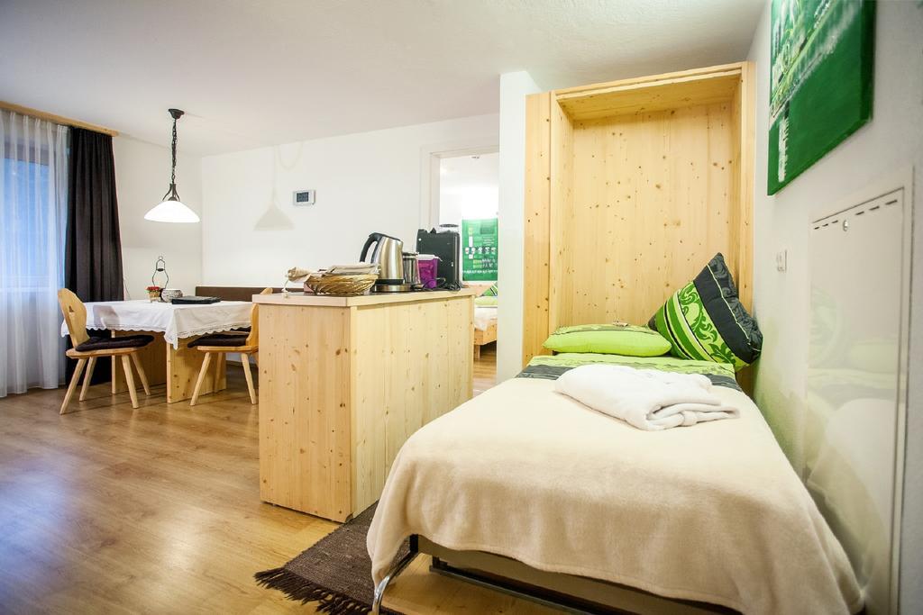 Gaestehaus Waldrand Garni Визинг Экстерьер фото