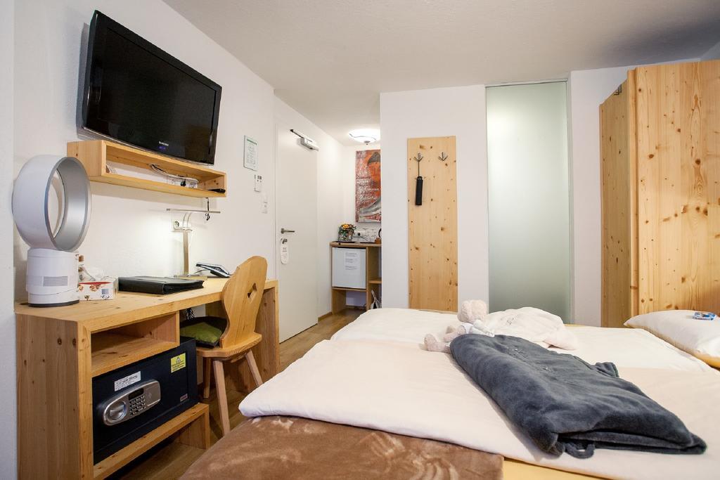 Gaestehaus Waldrand Garni Визинг Экстерьер фото